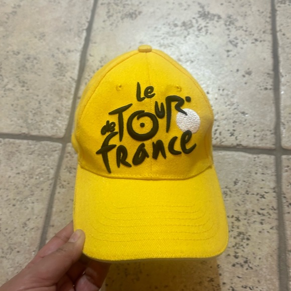 “Le tour de France” yellow hat - Picture 1 of 2